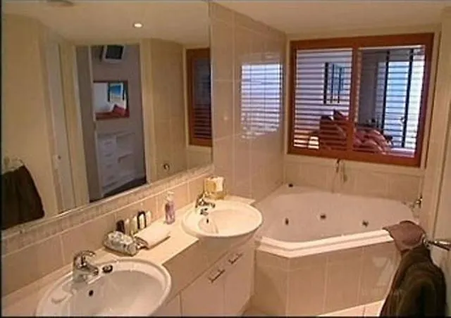 Pier One Aparthotel Urangan