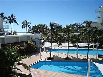 Pier One Aparthotel Urangan Australia