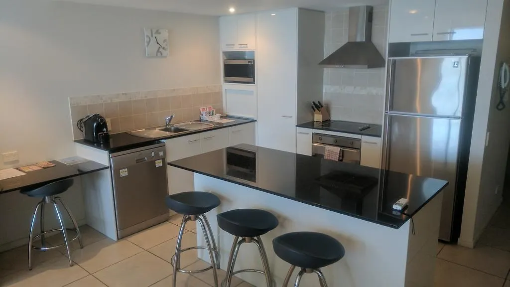 Pier One Aparthotel Urangan