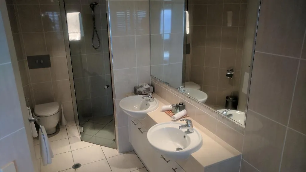 Pier One Aparthotel Urangan