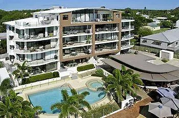 Pier One Aparthotel Urangan
