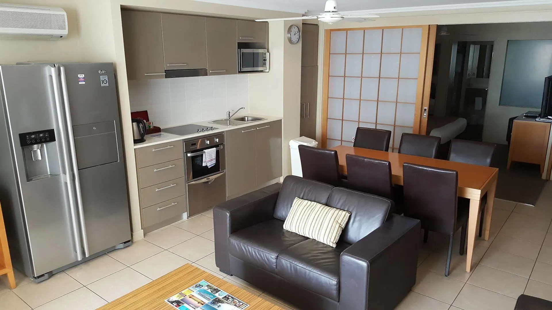 ****  Pier One Aparthotel Urangan Australia