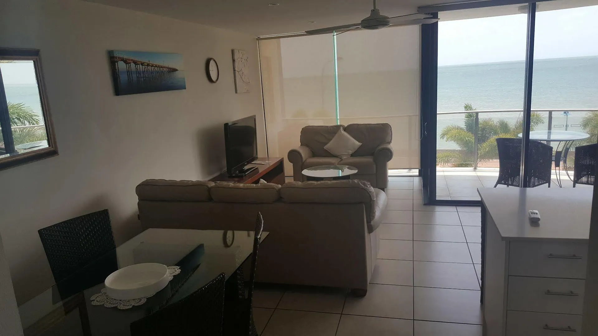****  Pier One Aparthotel Urangan Australia