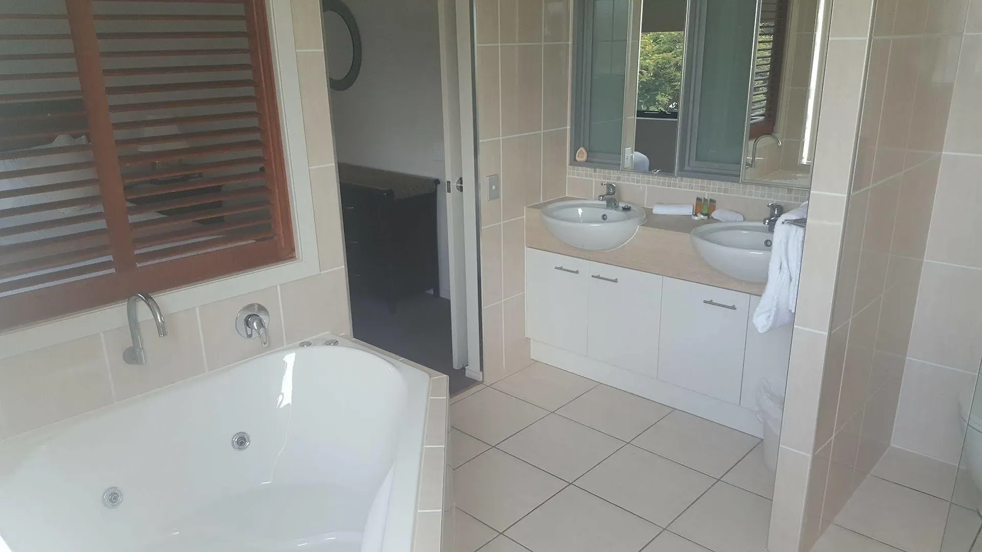 Pier One Aparthotel Urangan