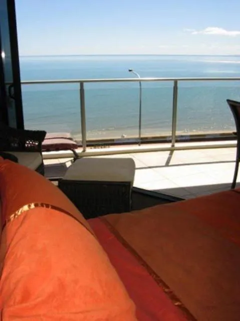 Pier One Aparthotel Urangan